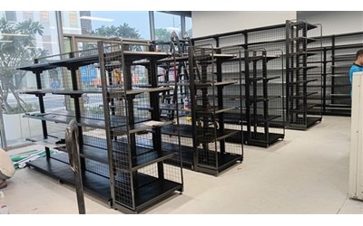 Lắp đặt kệ hàng hóa tại siêu thị King Mart