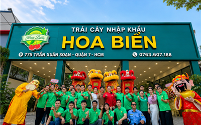 HOÀN THÀNH LẮP ĐẶT KỆ GỖ TẠI CỦA HÀNG HOA BIỂN Q7