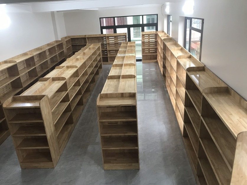 kệ gỗ nhà sách bằng gỗ cao su